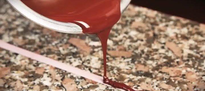 Sequenza di immagini per realizzare dei complementi in cioccolato…