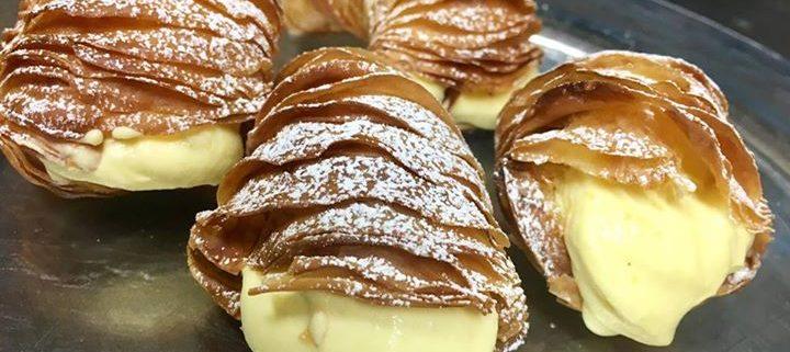 Sfogliatelle con crema chantilly all’italiana