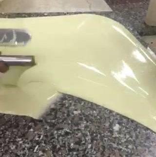 Temperaggio del cioccolato bianco : sciogliere il cioccolato a 45*C, versarne i…