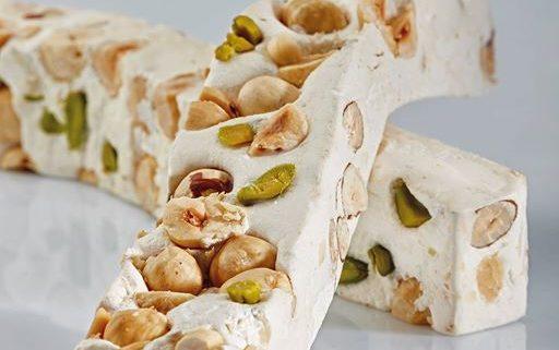 torrone tenero con nocciole e pistacchi o torrone croccante alle mandorle?